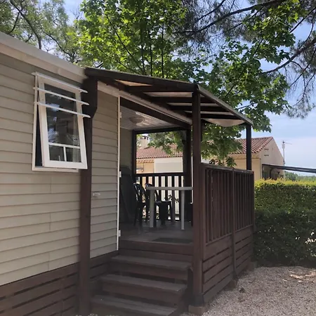 Camping Sainte Victoire Beaurecueil Exterior foto