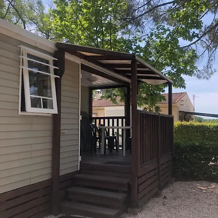 Camping Sainte Victoire Beaurecueil Exterior foto