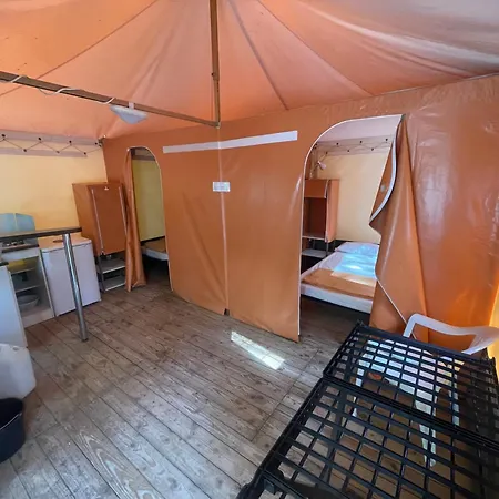 Camping Sainte Victoire Beaurecueil Exterior foto